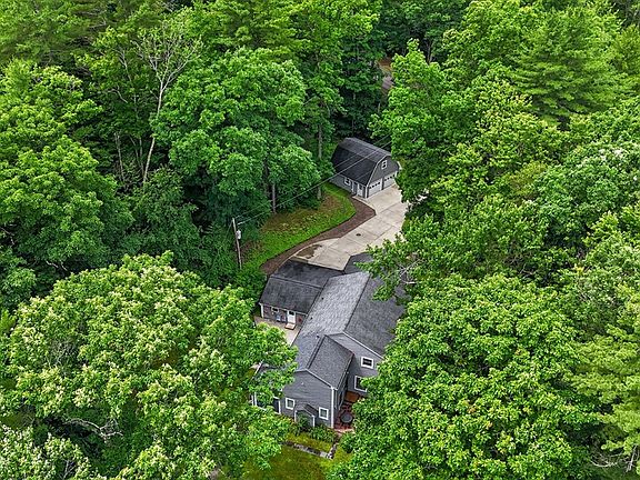 3rd image of 4792 Laurel Hill Rd