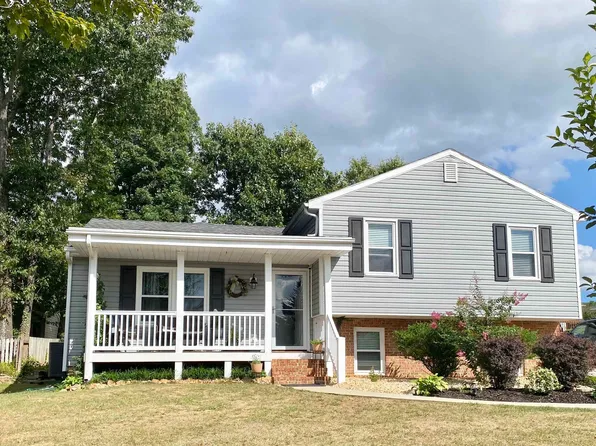 938 Patton Farm Rd, Stuarts Draft, VA 24477