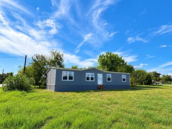 123 Reuben White Dr, Crosby, TX 77532