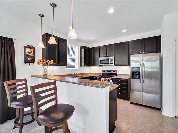 3rd image of 1741 Halesworth Ln