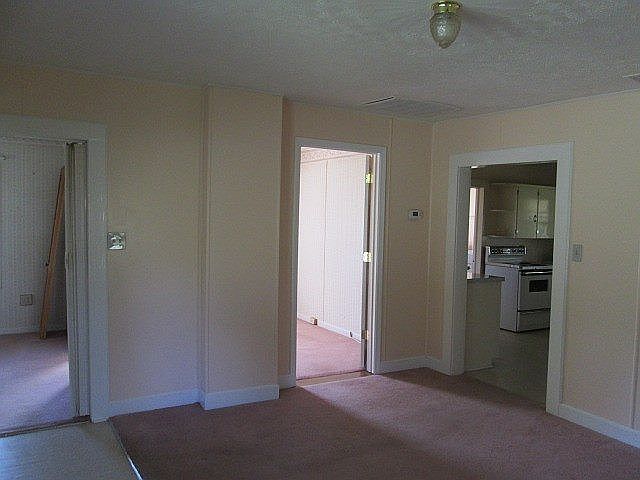 1st image of 206 Blackberry Ln