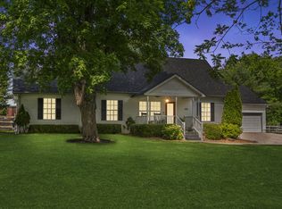 105 S Palmers Chapel Rd, White House, TN 37188