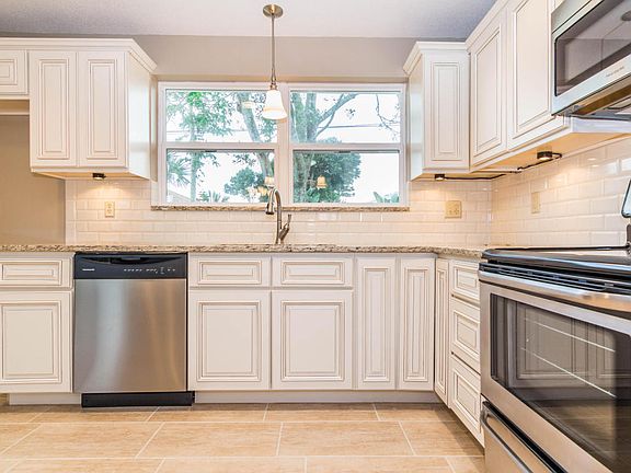 5th image of 126 Ocean Grove Dr