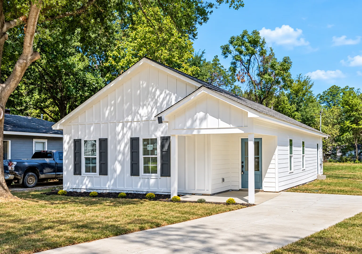 Charming & Comfortable Home at 3366 Guernsey Ave Ready for You! — Photo 2