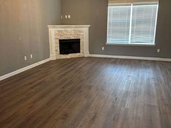3rd image of 3011 Greenfield Dr