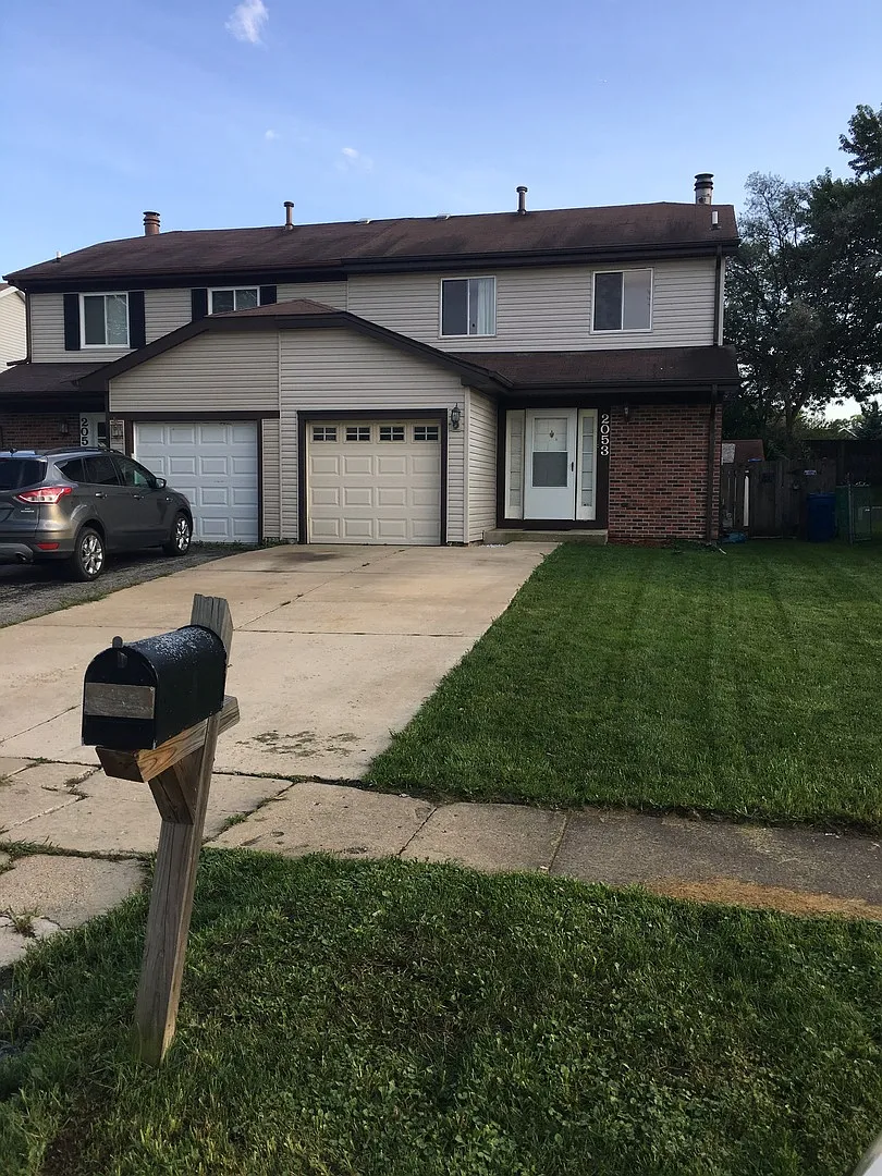 2053 Leeward Ln photo 1