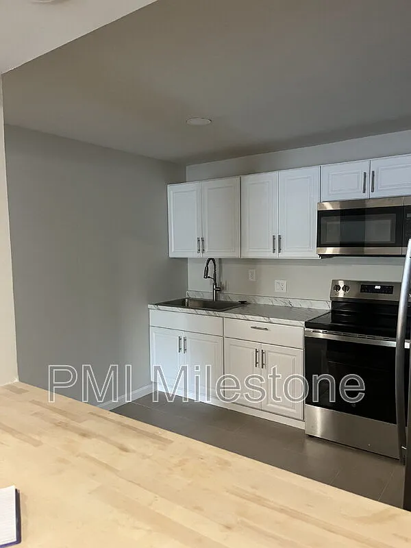 3 bed, 1.0 bath, 1200 sqft, $1,850 — Photo 4