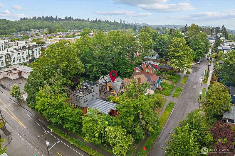 2nd image of 4563 33rd Avenue S