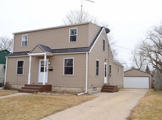 1913 30th St, Kenosha, WI 53140