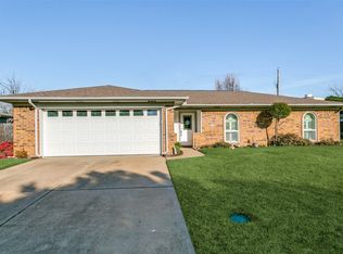 2612 Spring Valley Dr, Bedford, TX 76021