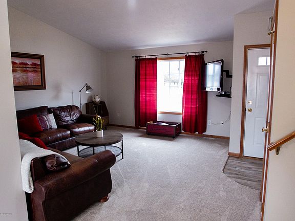 4th image of 597 Sunmeadow Dr SE