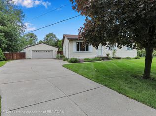 1684 Pepper Ridge Dr, Haslett, MI 48840