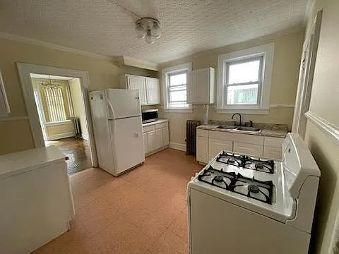118-120 Isabella Ave #1 — Photo 4