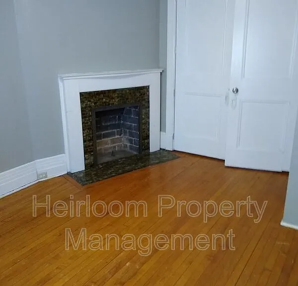 1205 E 2nd St — Photo 2