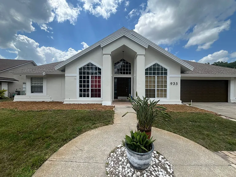 935 Shriver Cir — Photo 4