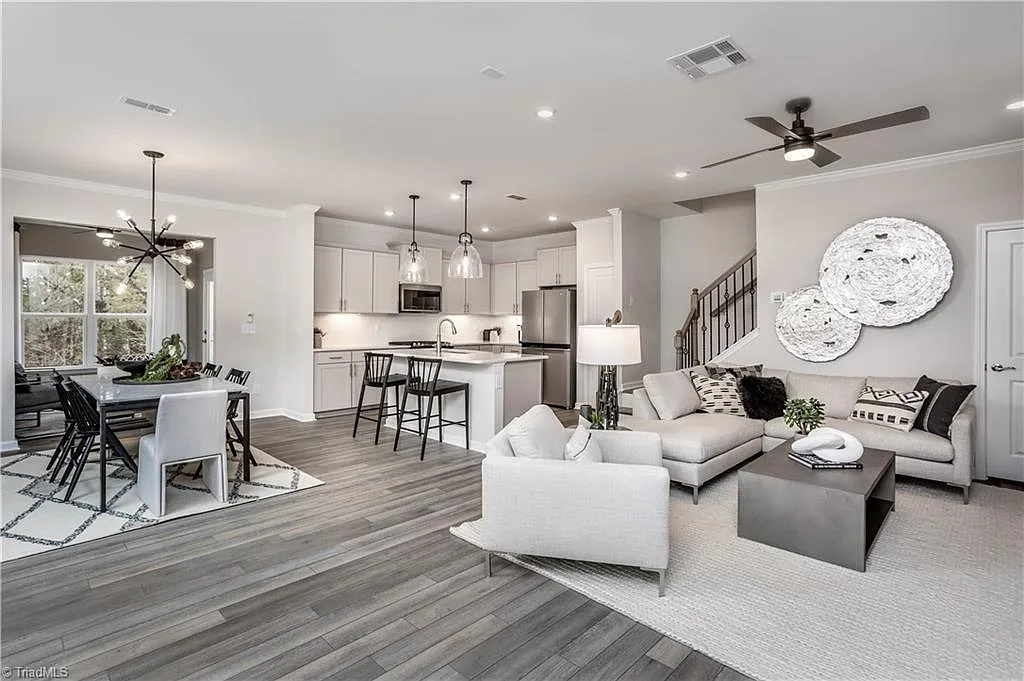 3 bed, 2.5 bath, 1805 sqft, $2,150 — Photo 1