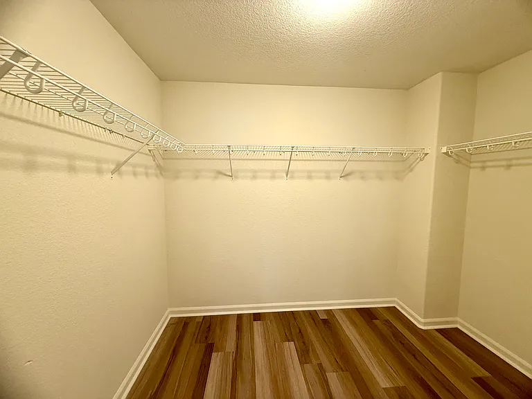 457 Effie Ct — Photo 13