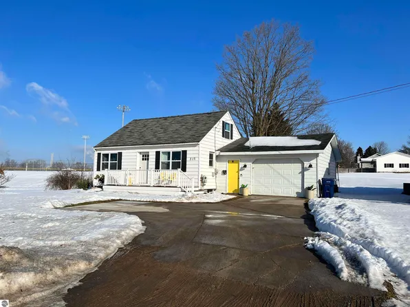317 W Maple St, Mc Bain, MI 49657