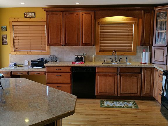 3rd image of 2 Cottontail Ln