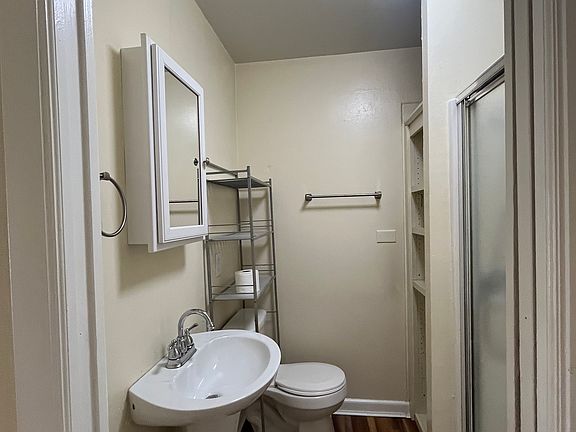 3rd image of 1021 N Tremain St