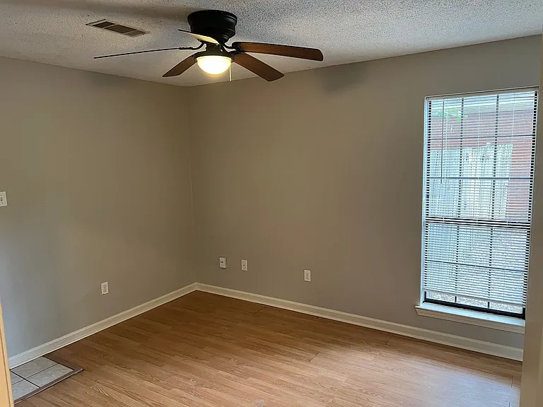 2135 Raintree Dr — Photo 3