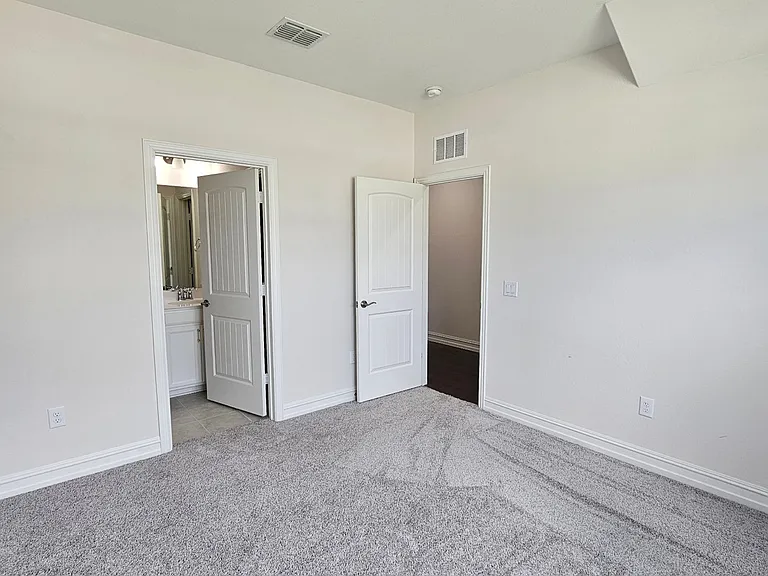 3105 Euclid Way — Photo 11
