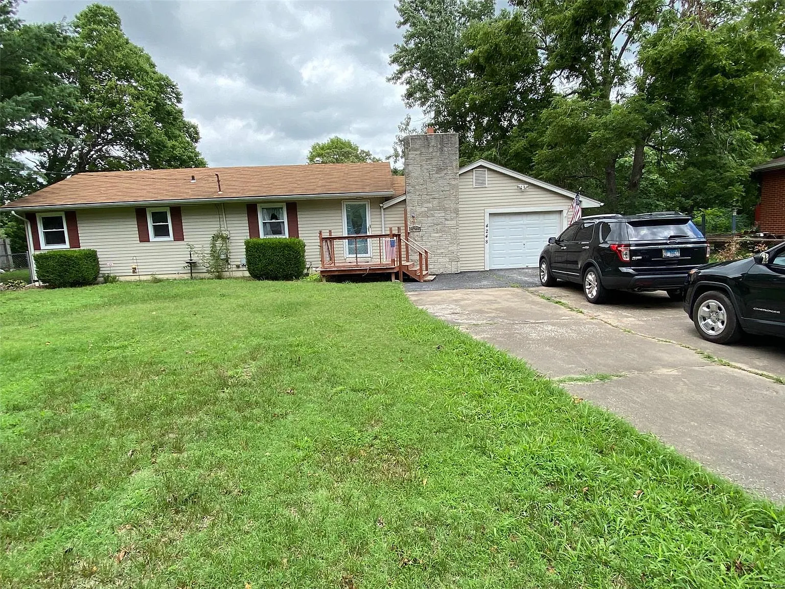4248 Lake Dr photo 1