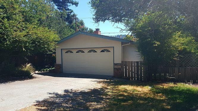 1st image of 8088 Pine Dr