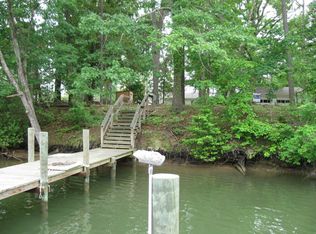 102 Tharp Rd, Lancaster, VA 22503