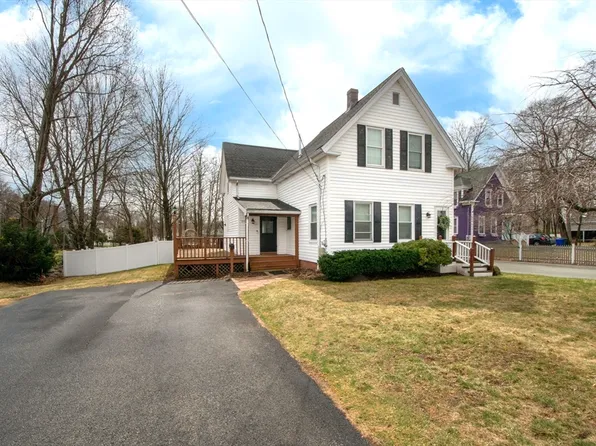 207 Vernon St, Rockland, MA 02370