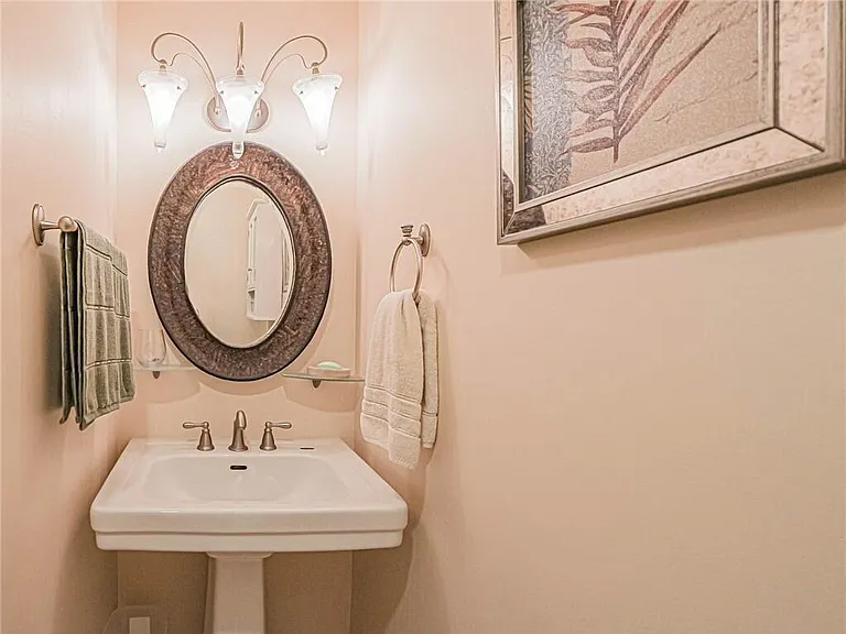 55 Woodland Dr #206 — Photo 13