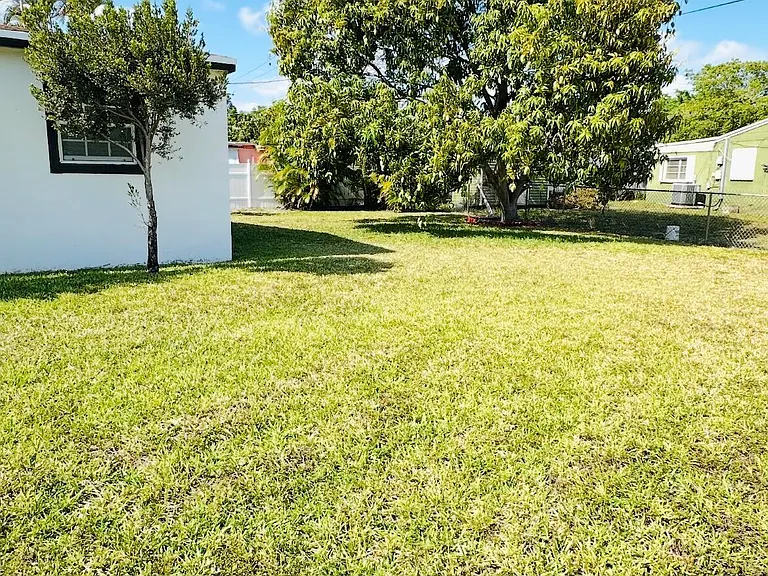 20701 NW 34th Ct — Photo 26