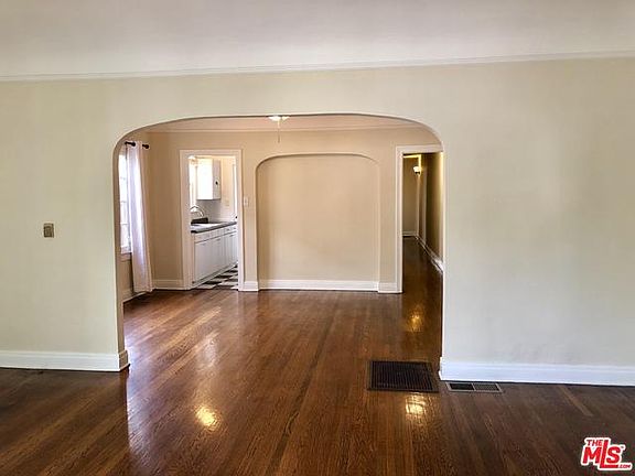 4th image of 1354 S Orange Dr