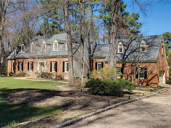 3rd image of 23 Runswick Dr