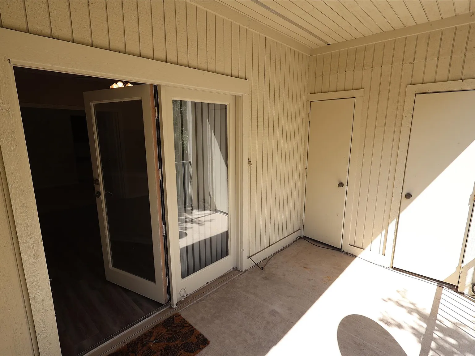 1 bed, 1.0 bath, 717 sqft, $1,200 — Photo 2