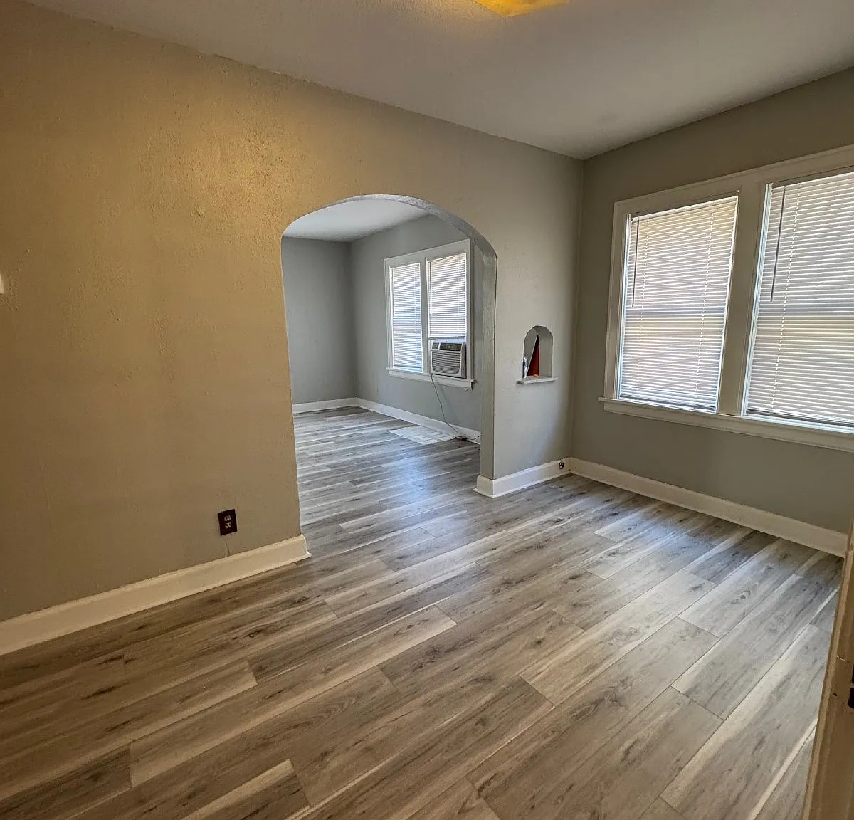 2 bed, 1.5 bath, 1104 sqft, $895 — Photo 4