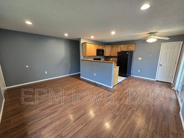 1407 Robin Rd — Photo 3
