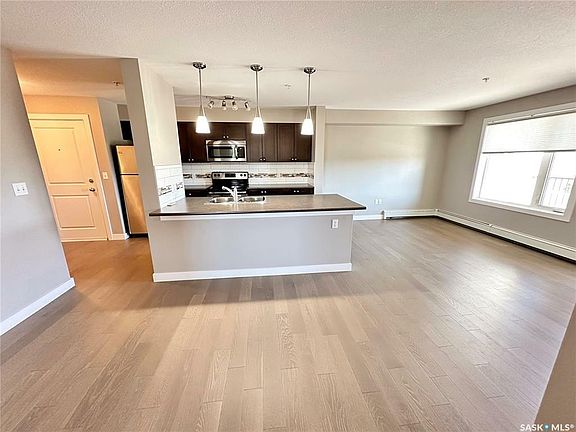 3rd image of 820 5th St NE #310
