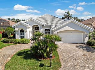 132 Spring Lake Cir, Naples, FL 34119
