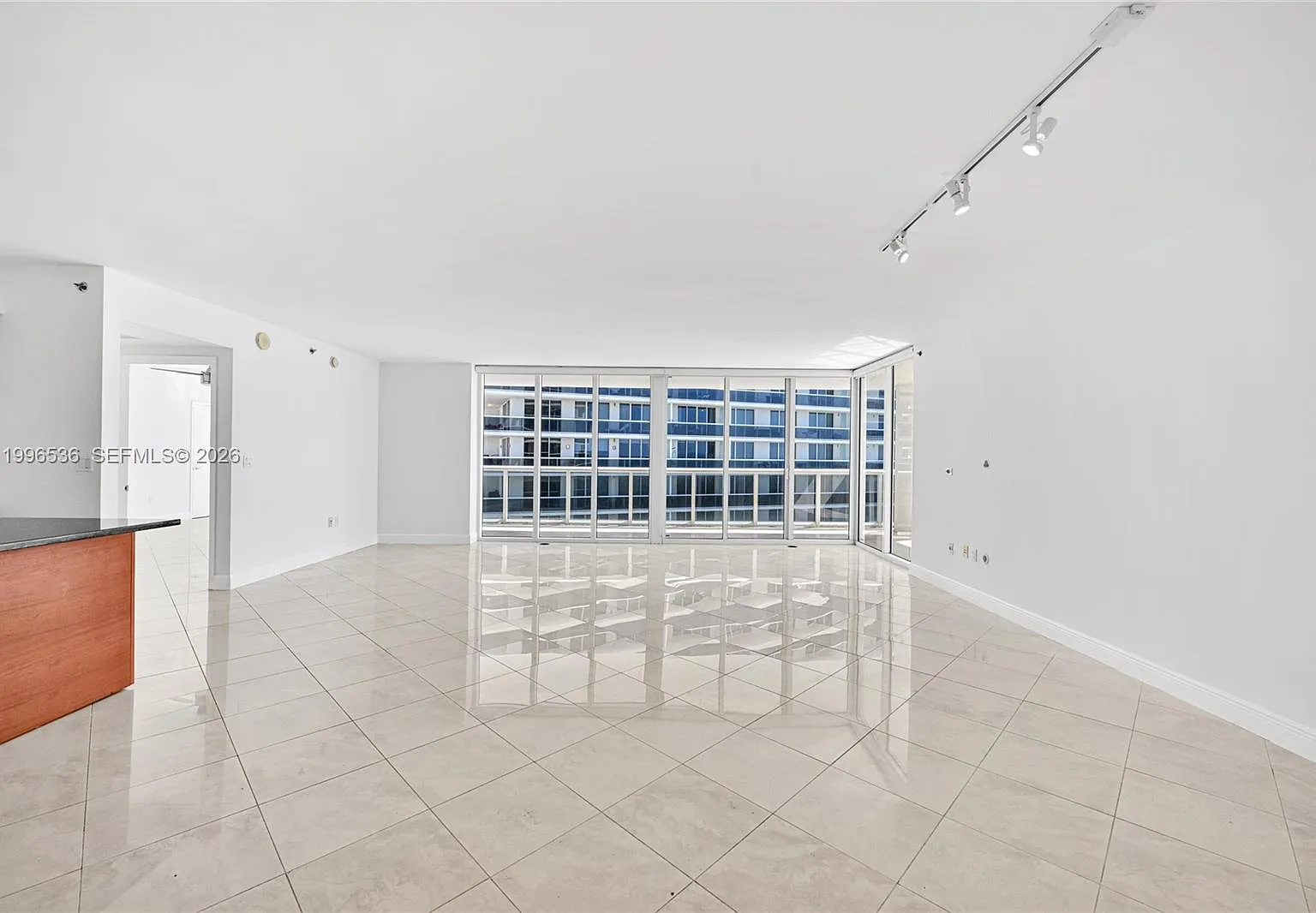 Beach Club Condo — Photo 2