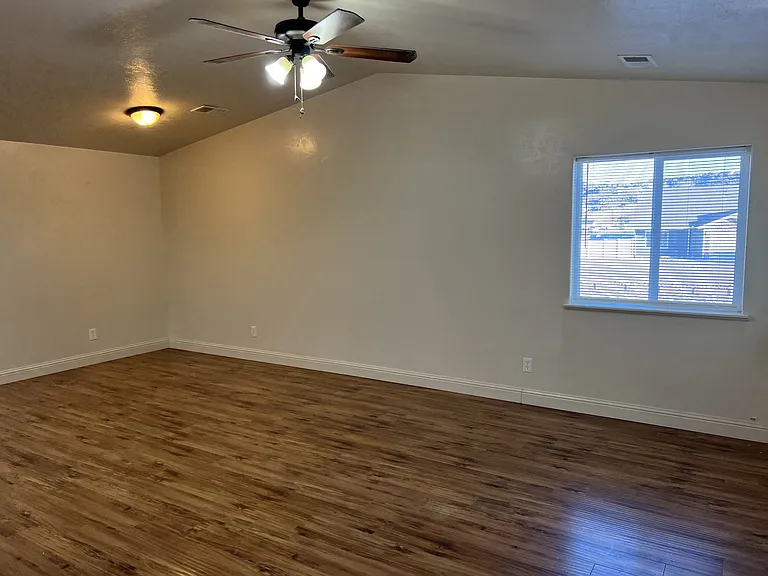 279 Country Club Pkwy — Photo 8