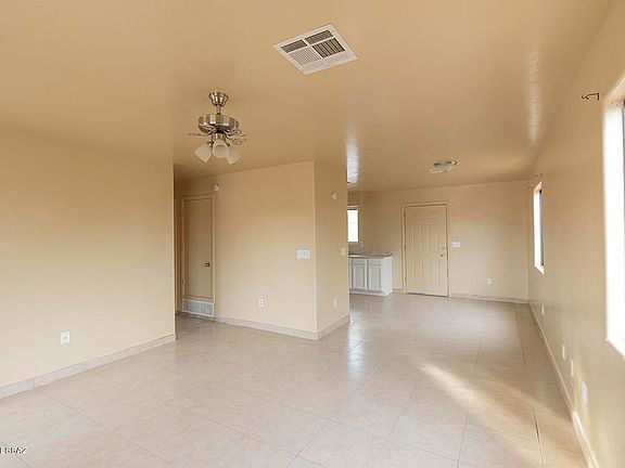 5th image of 426 W Pennsylvania Dr