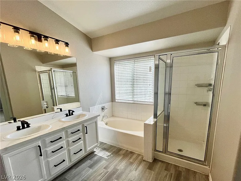 9924 Clover Field Ct — Photo 16