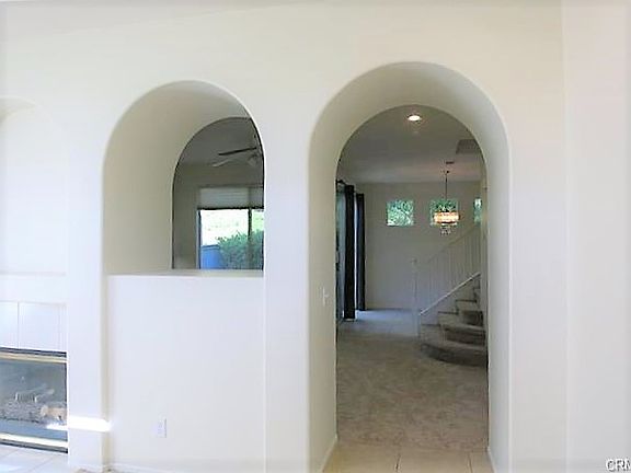 5th image of 19 Halcyon Ln