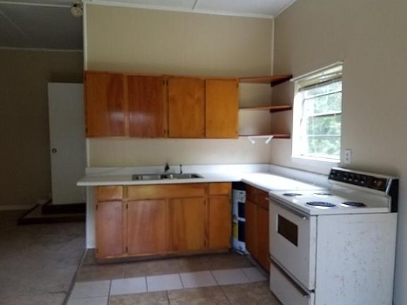 4th image of 7275 Broadview Dr E
