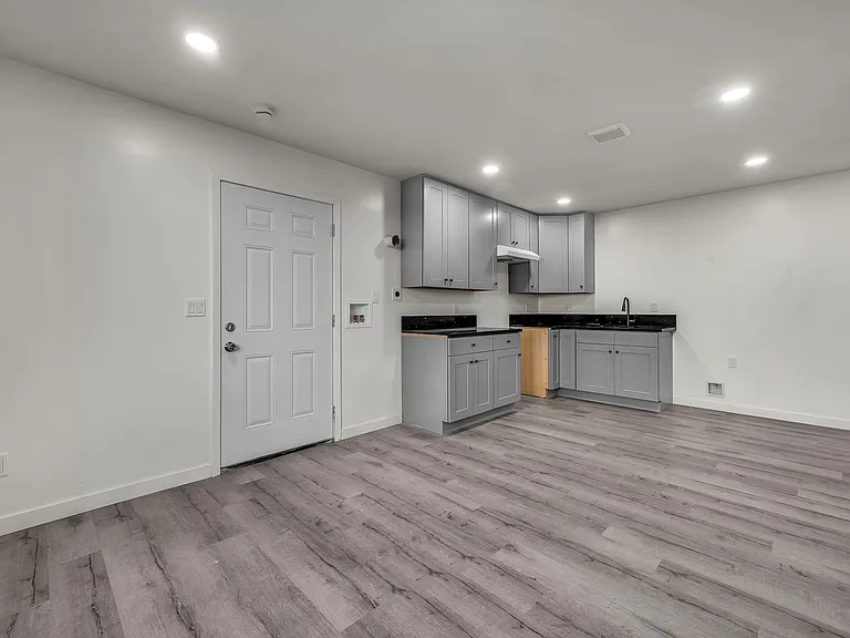 5842 Denver Ave — Photo 28