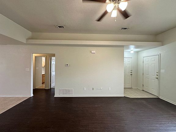 5th image of 3806 Pecos Dr