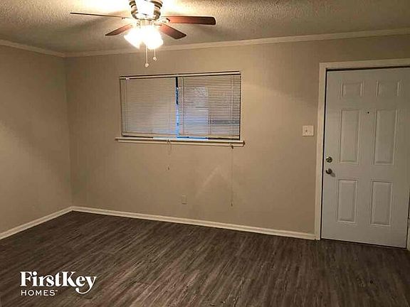 2nd image of 6604 Yosemite Dr