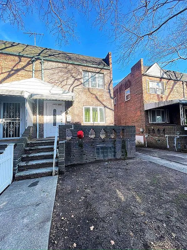 1871 Coleman St photo 1