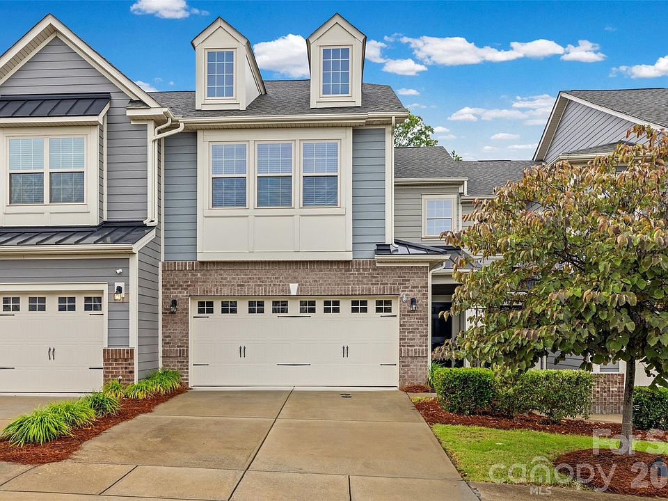 1st image of 623 Amber Meadows Way